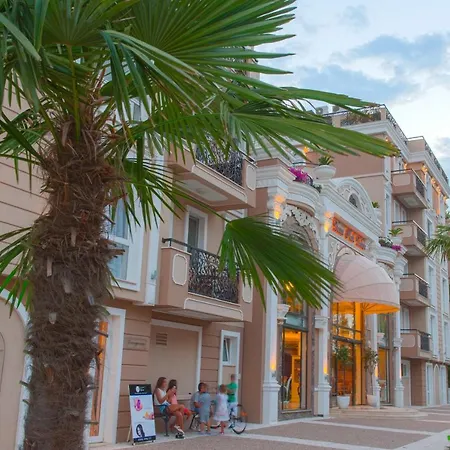 Dawn Park Deluxe Apartmanhotel Napospart