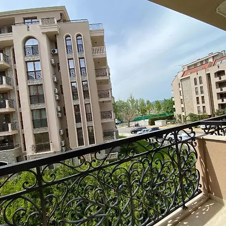 Apartmanhotel Dawn Park Deluxe 2*