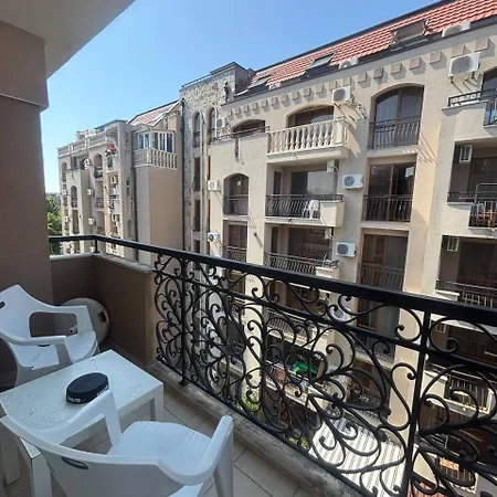 Dawn Park Deluxe 2* Napospart