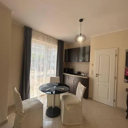 Dawn Park Deluxe Апарт-отель 3*