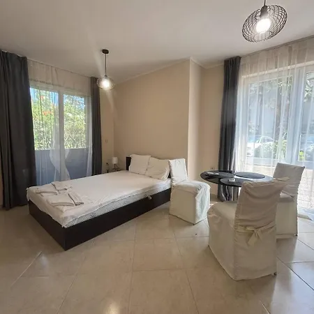 Hotel apartamentowy Dawn Park Deluxe 3*