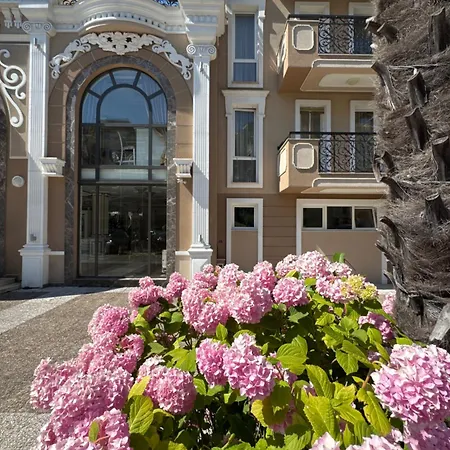Lägenhetshotell Dawn Park Deluxe 3*