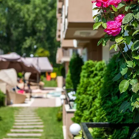 Apartmanhotel Dawn Park Deluxe Napospart