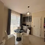 Dawn Park Deluxe Apart-hotel 3*