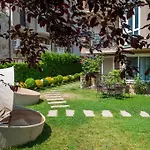 Dawn Park Deluxe Apart-hotel