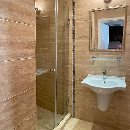 Dawn Park Deluxe Apart-hotel