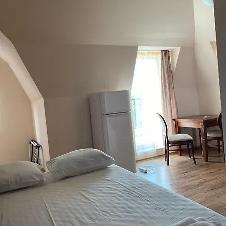 Dawn Park Deluxe شقة فندقية 4*