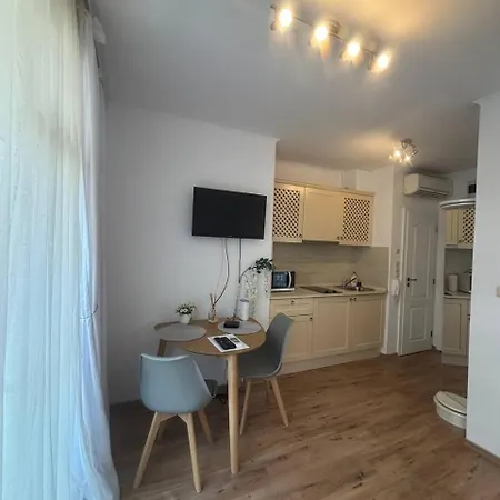 Dawn Park Deluxe ساني بيتش