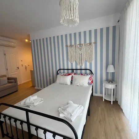 Dawn Park Deluxe Apart-hotel