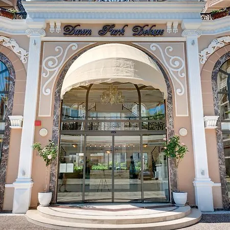 Dawn Park Deluxe Apart-hotel 3*