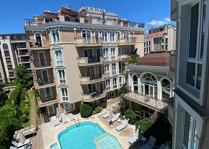 Dawn Park Deluxe Apart-hotel