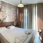 Dawn Park Deluxe Апарт-отель