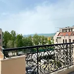 Dawn Park Deluxe Апарт-отель
