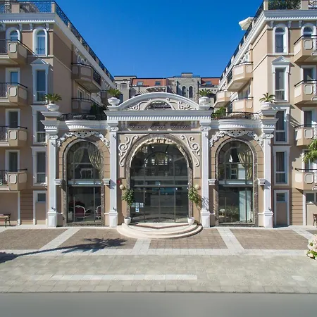 Dawn Park Deluxe Солнечный берег