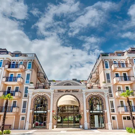 Dawn Park Deluxe ساني بيتش