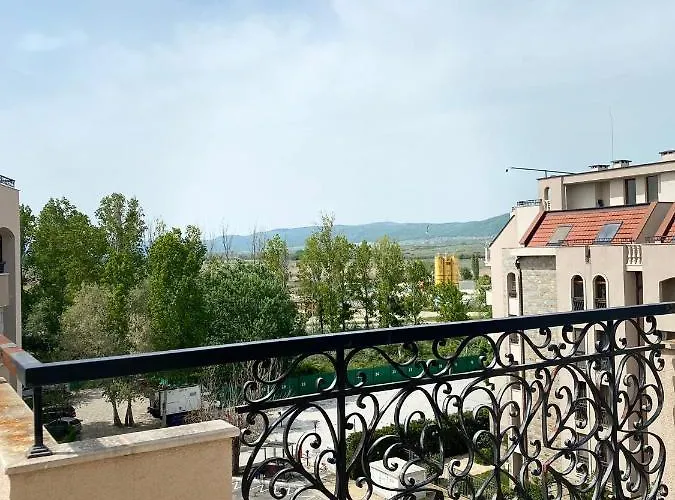 Dawn Park Deluxe Апарт-отель